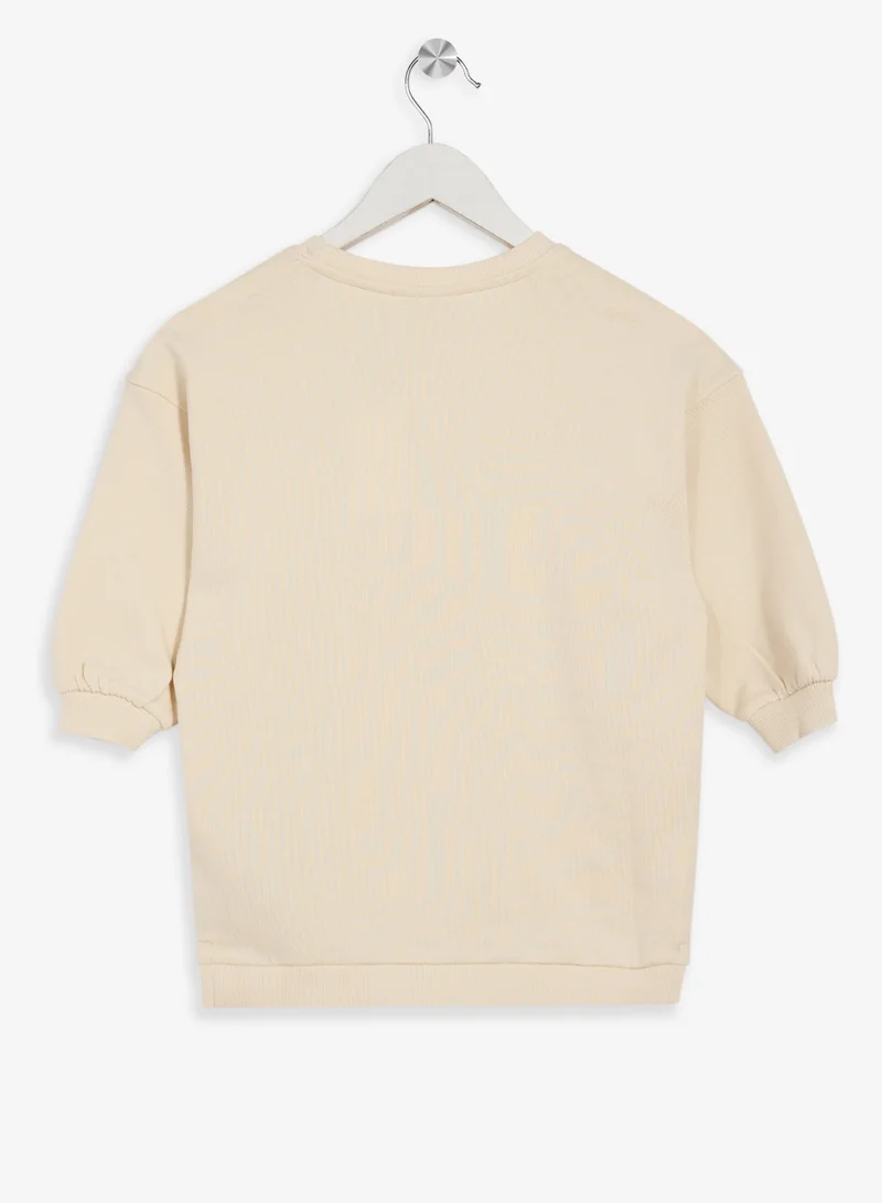 كالفن كلاين جينز فستان سويت شيرت قصير برسومات شبابية