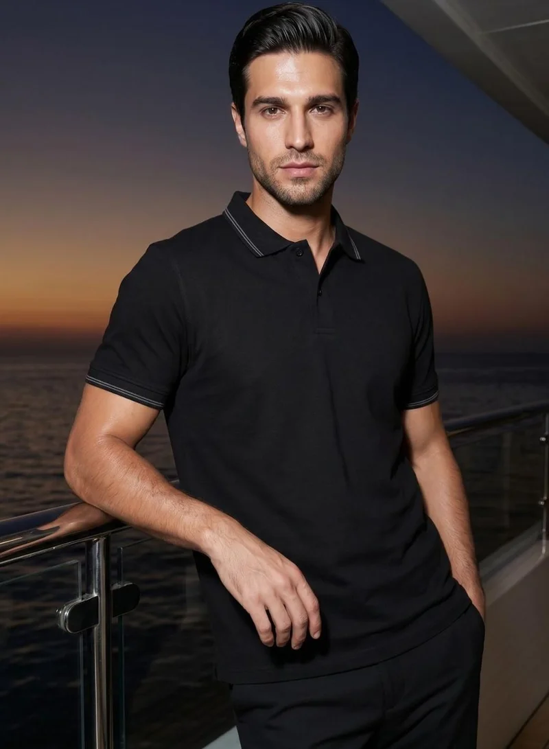 دينيس لينغو Men Black Cotton Blend Solid Regular T-Shirt