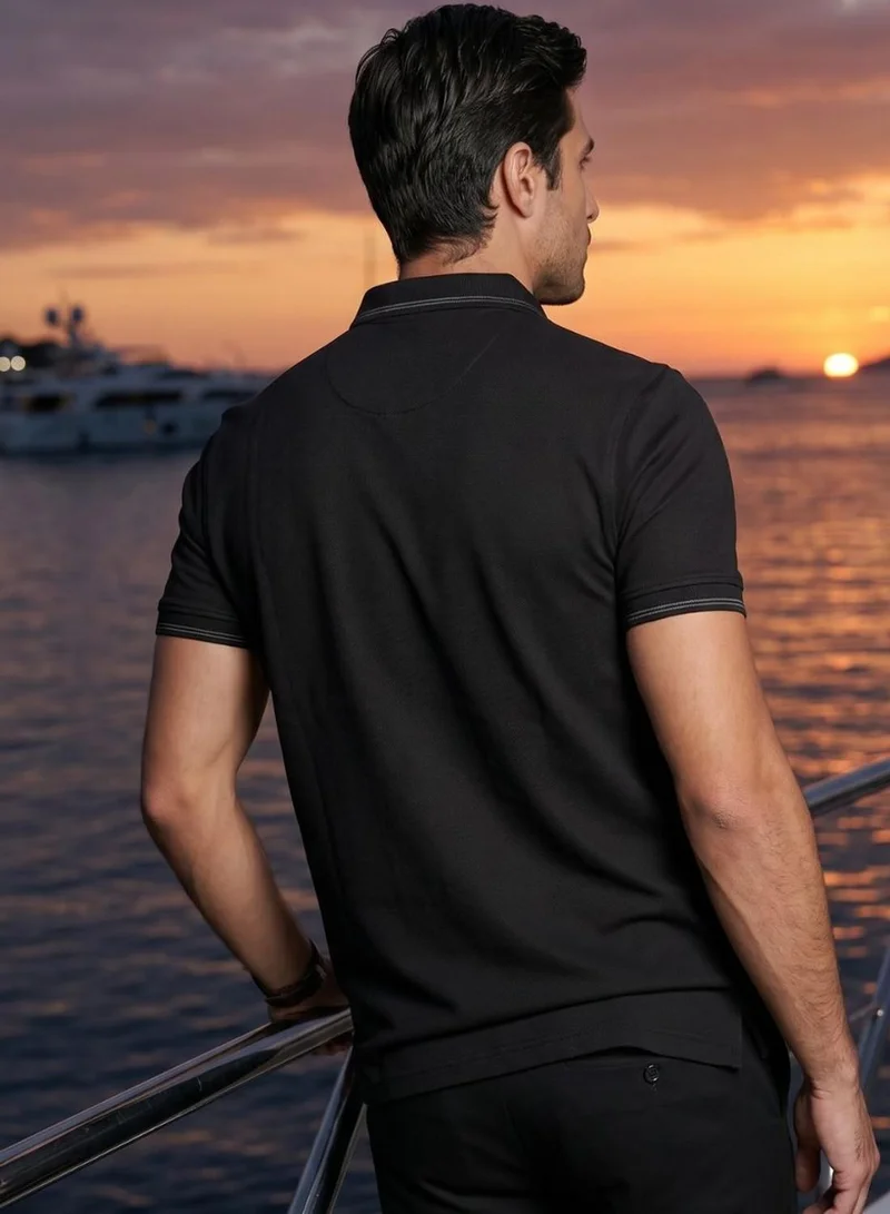 دينيس لينغو Men Black Cotton Blend Solid Regular T-Shirt