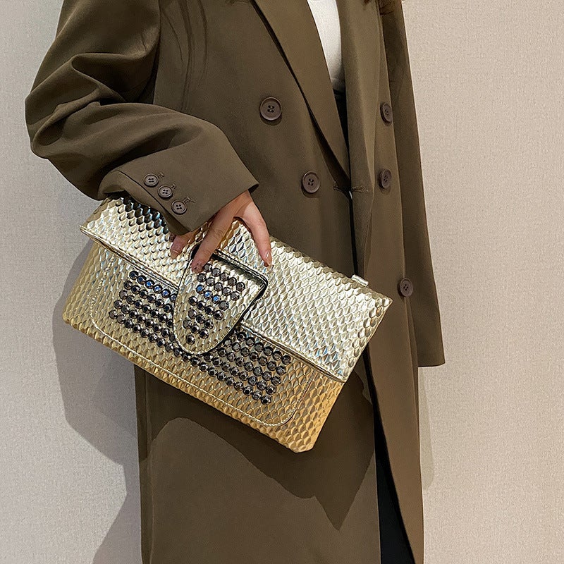 Internet Celebrity Wrist Bag New 2022 Fashion Rivet Personalized Folding Bag Ins Retro Shoulder Envelope Bag For Women - Image 4