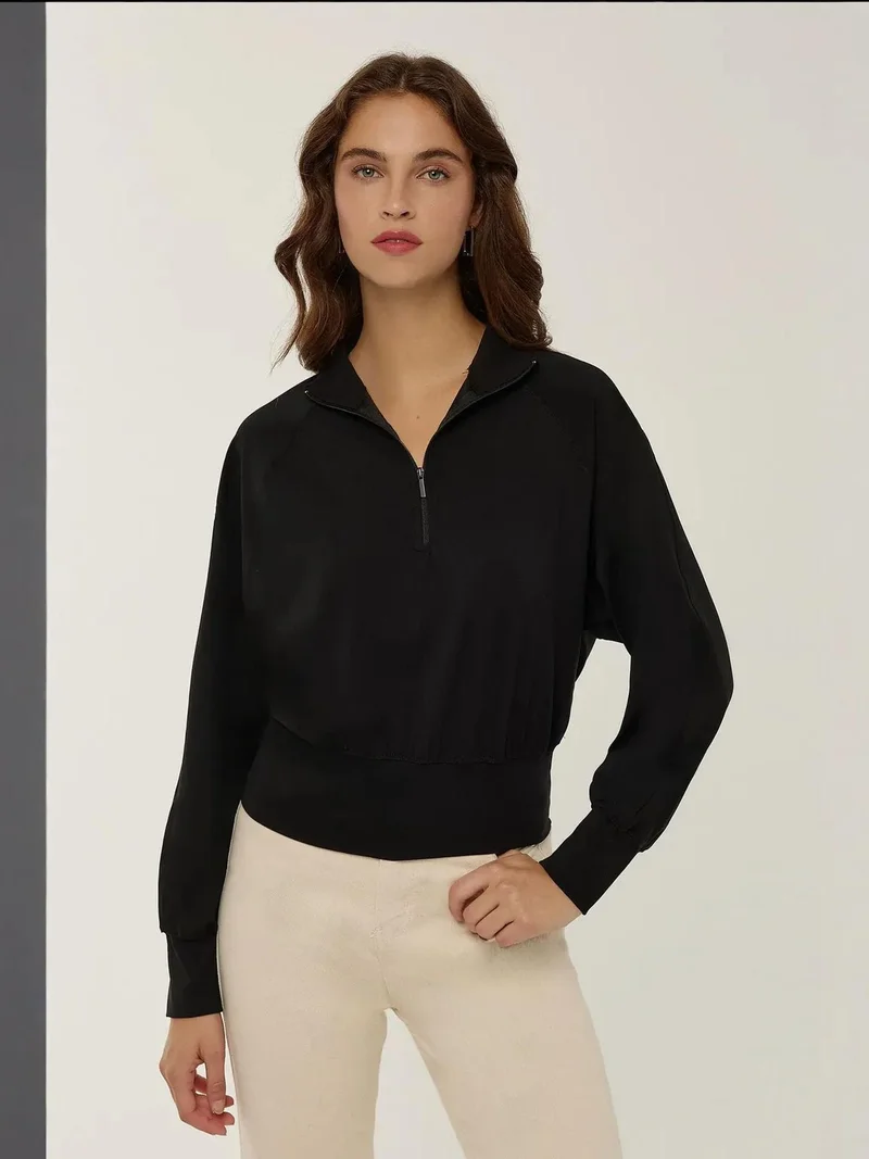 Relaxed Fit Zipper Collar Active Top