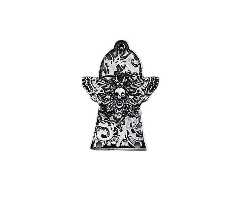 Guyker 1 Pcs Guitar Head Cover 3 Holes, Zinc alloy Guitar Truss Rod Cover for GIB LP Style Guitar Accessories Parts, Butterfly Skeleton Pattern JA3002, Ancient Silver - Image 1