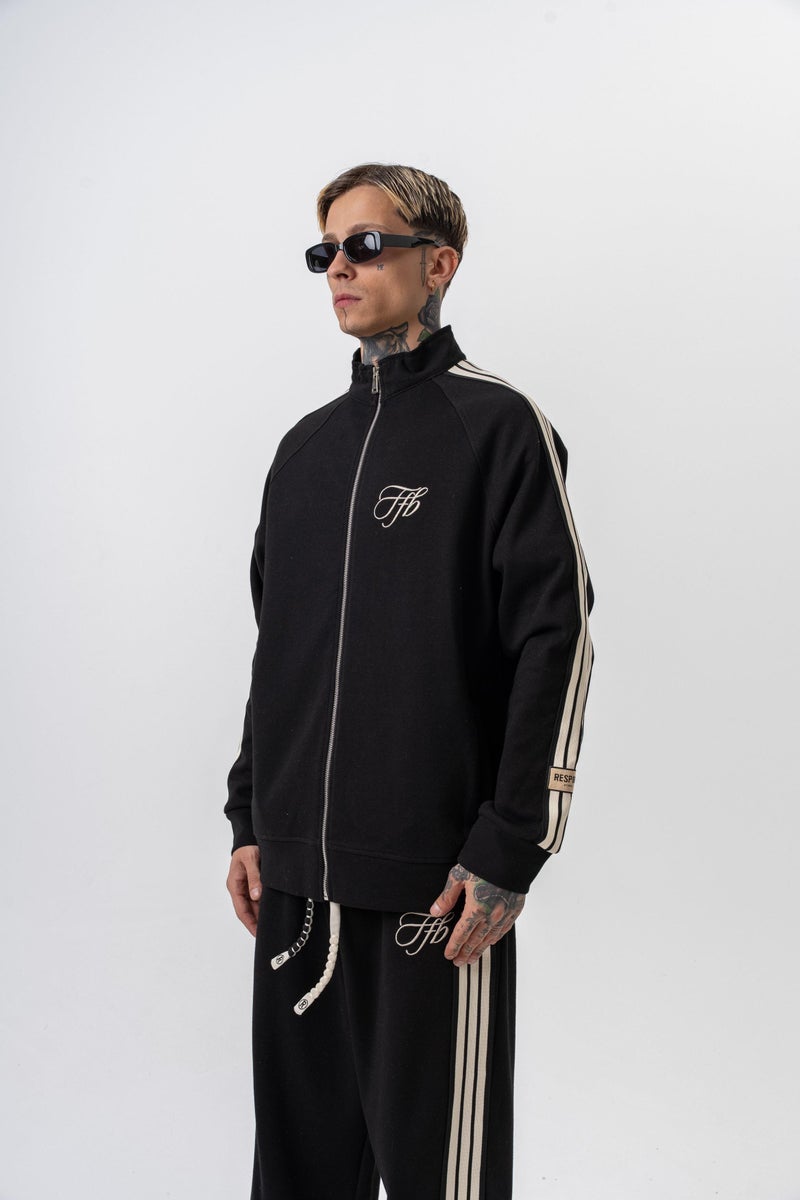 ريسباير سويت شيرت رجالي واسع (Oversize) بسحاب (Zip) بوجهين (Doubleface) بياقة قائمة وتفاصيل 3 شرائط لون أسود - Image 1