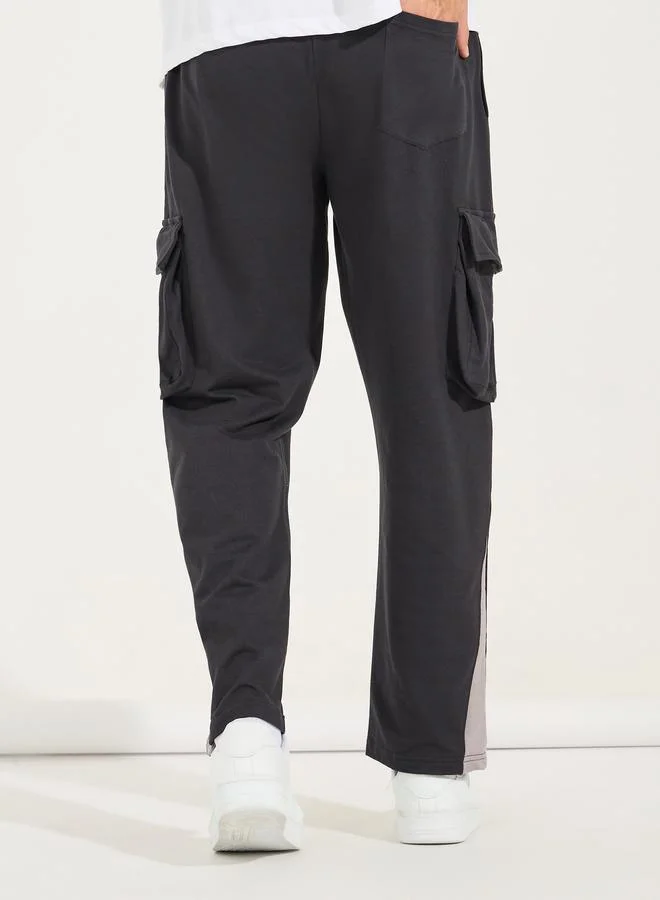Styli Contrast Panel Cargo Pocket Relaxed Fit Joggers