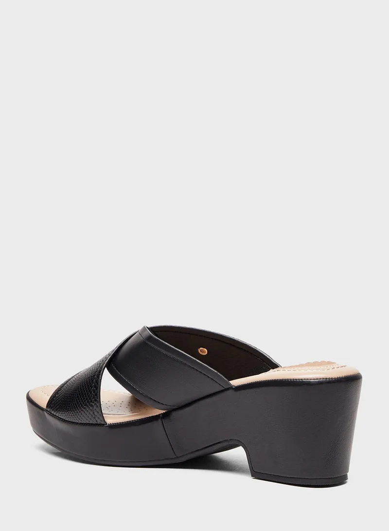 لو كونفورت Block Heel Sandals