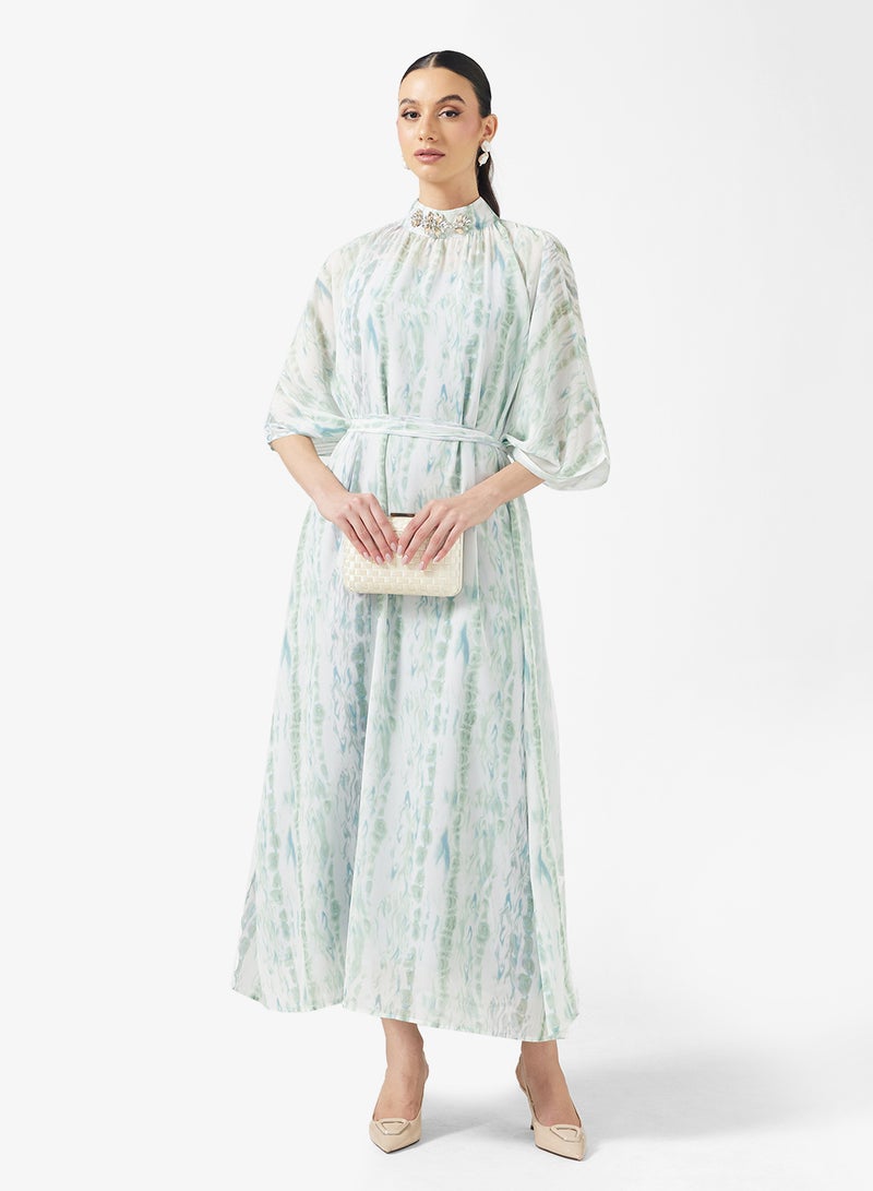 Khizana Kaftan With Embellished Neck - Image 1