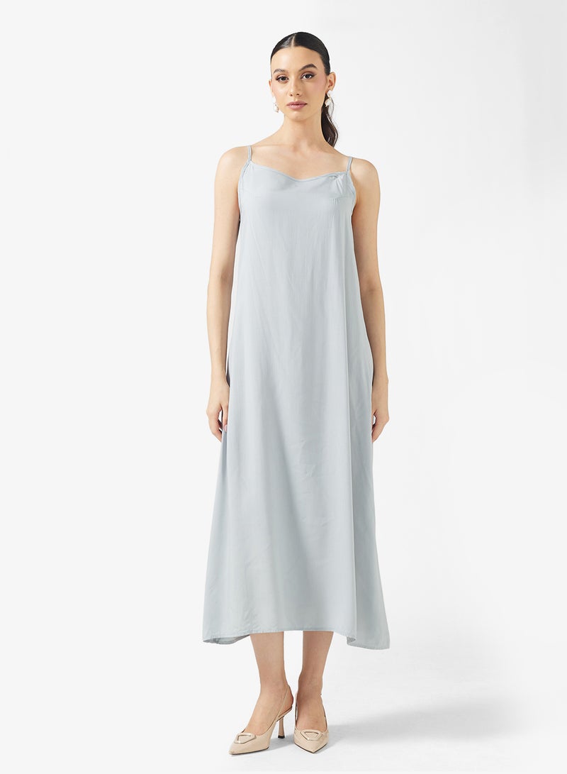 Khizana Kaftan With Embellished Neck - Image 4