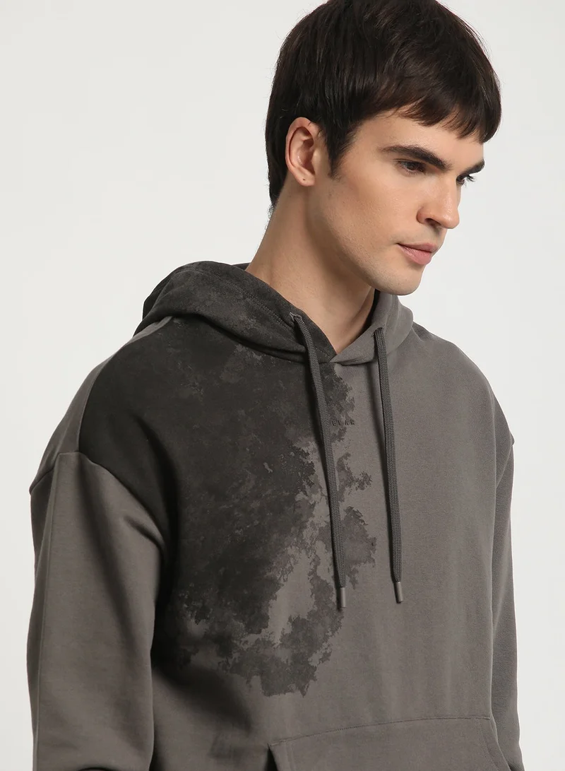 THE BEAR HOUSE Men's Hoodie Casual Pullover Sweatshirt with Kangaroo Pocket and Adjustable Hood Soft Warm and Stylish for Winter Travel and Everyday Wear