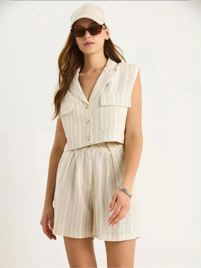 بيانكو لوتشي طقم قطعتين مخطط برقبة على شكل  بدون أكمام بأزرار من لوتشي