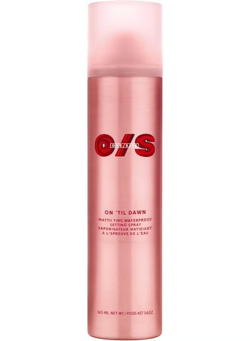 بخاخ تثبيت المكياج المقاوم للماء On ‘Til Dawn من ONE/SIZE بواسطة باتريك ستار – تثبيت طويل الأمد بلمسة نهائية مطفية طوال اليوم – بخاخ خفيف للتحكم بالزيوت – 3.4 أونصة (عبوة واحدة)