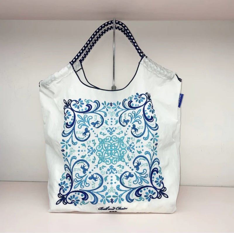 New Japanese Ball Chain Flower Vine Embroidered Shopping Bag Fashion Environmental Protection Casual Portable Travel Shoulder Bag Fashion - Image 3