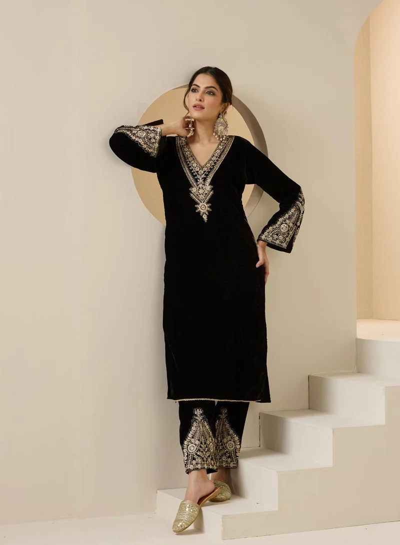 ISHIN Women's Black Velvet Embroidered Tunic Full Length Palazzo Straight Fit Kurta Set