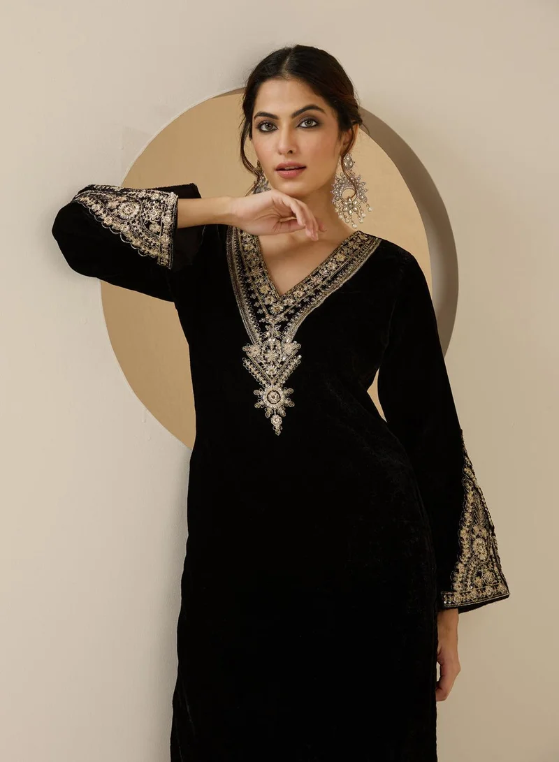 ISHIN Women's Black Velvet Embroidered Tunic Full Length Palazzo Straight Fit Kurta Set