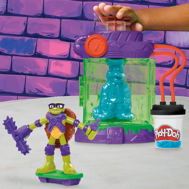 Play-Doh مجموعة بلاي دو - محطة تحولات سلاحف النينجا المراهقة، شخصية دوني القابلة للانحناء بطول 4 إنش، فنون وحرف للأطفال، ألعاب سلاحف النينجا للأولاد والبنات 4+ - Image 2