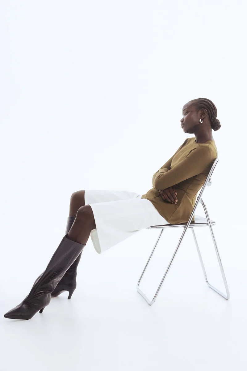 اتش اند ام بلوزة بحواف بيبلوم