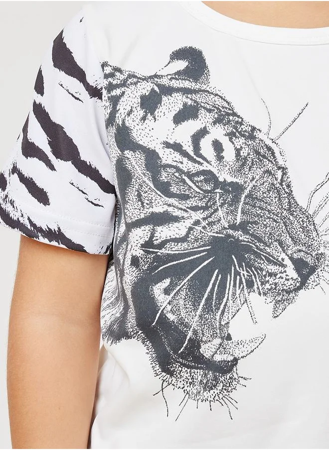 ستايلي Tiger Graphic Print T-Shirt & Shorts Set