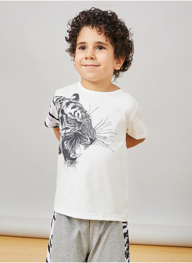 ستايلي Tiger Graphic Print T-Shirt & Shorts Set