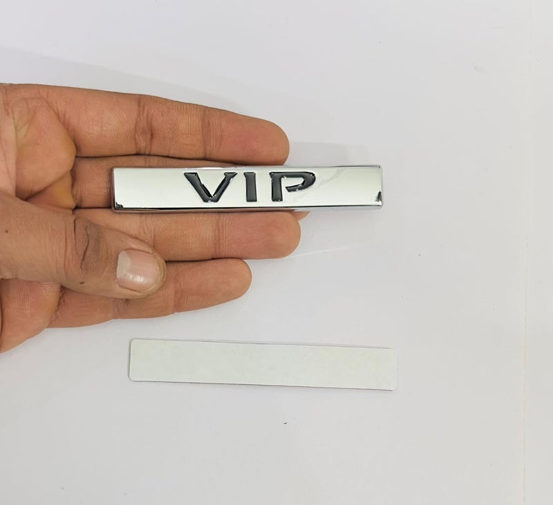 AUTO MT ملصق معدني كروم VIP 9.2 سم × 1.5 سم للسيارات والشاحنات - Image 2