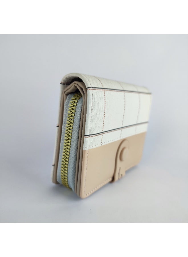 Luxury Women’s Leather Wallet – Interior Compartments for Easy Organization - Image 2