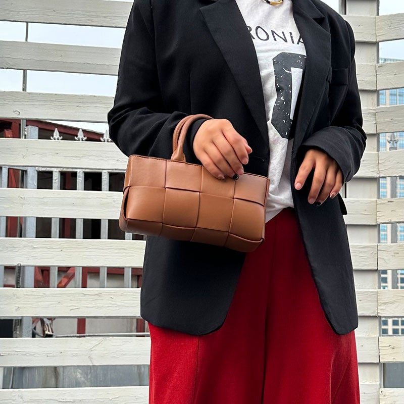 New Niche Commuter Casual Versatile Genuine Leather Simple Woven Tote Handbag Shoulder Bag For Women - Image 2