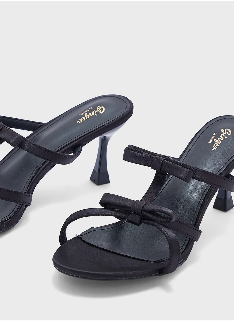 جينجر Multi Strap Bow Heel Sandal