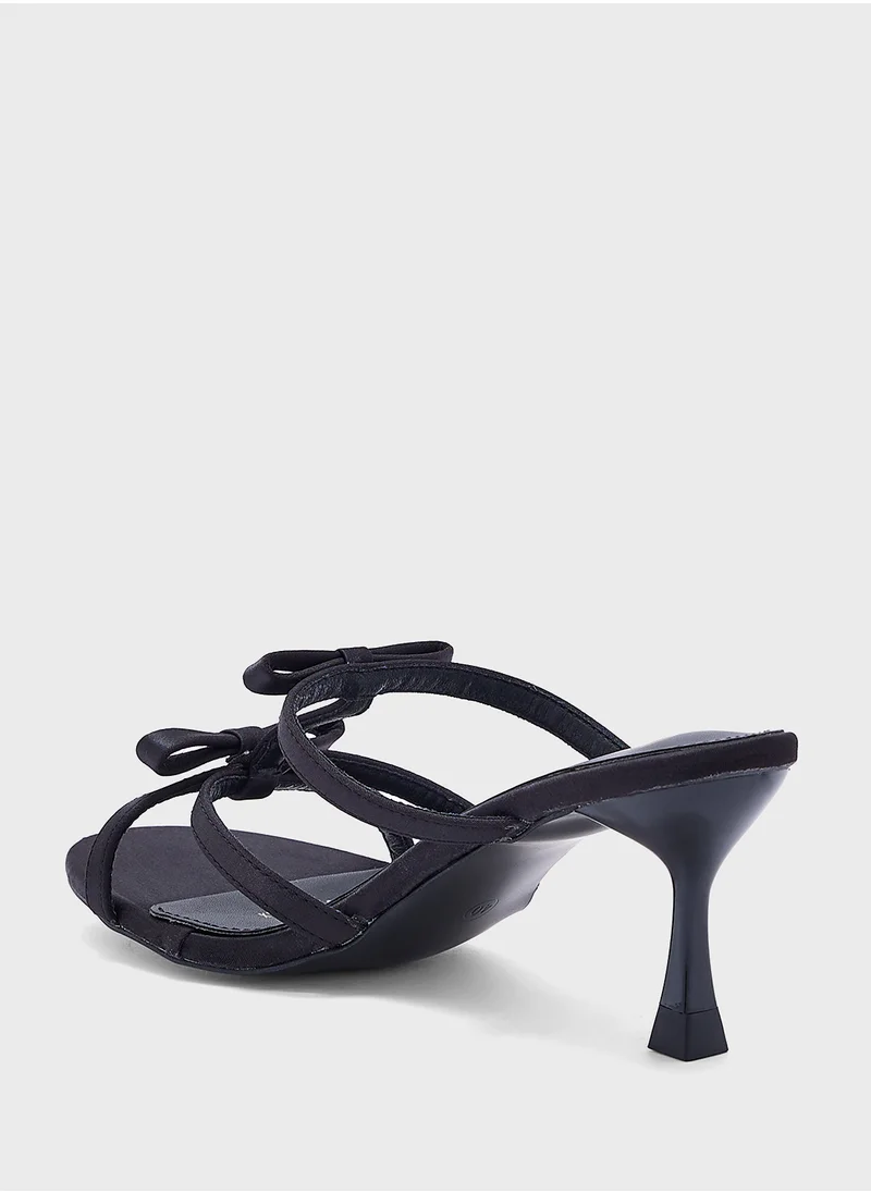 جينجر Multi Strap Bow Heel Sandal