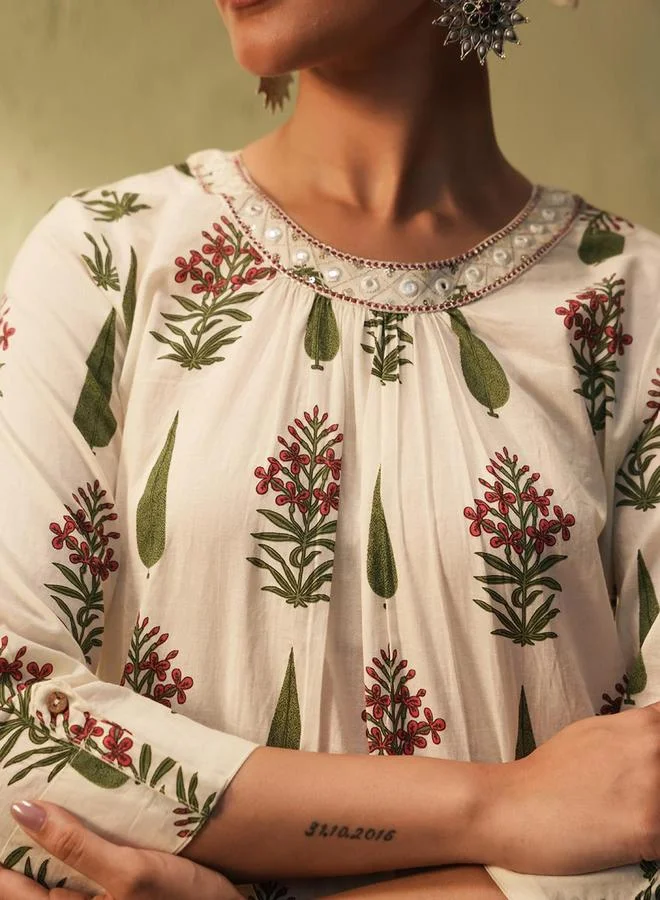 ISHIN Women's Green Cotton Printed Tunic Upper Calf Length Pleat Front Bottom Straight Fit 2 Peice Kurta Set