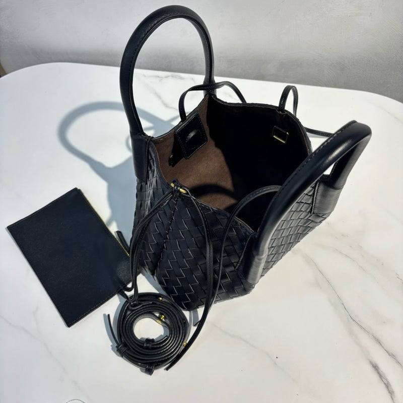 2025 Selling Fashion Woven Cowhide Shoulder Handbag Tote Bag Large Capacity Casual Crossbody Bag - Image 5