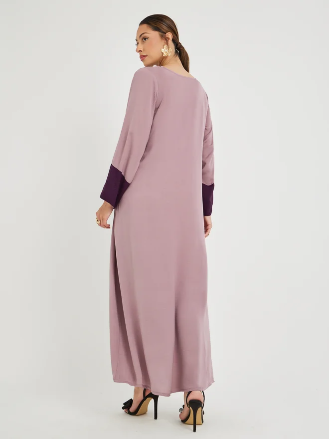 Styli Amirah Color Block V Neck Jalabiya with Lace Trim
