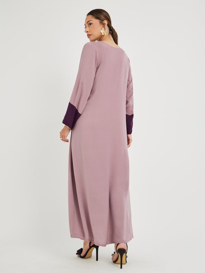 Styli Amirah Color Block V Neck Jalabiya with Lace Trim  - Image 4