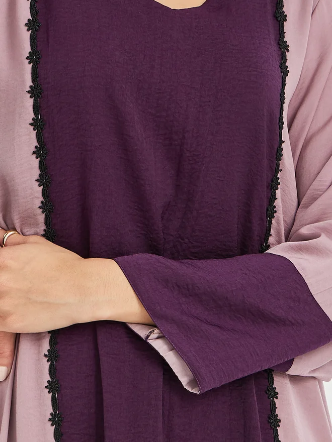 Styli Amirah Color Block V Neck Jalabiya with Lace Trim