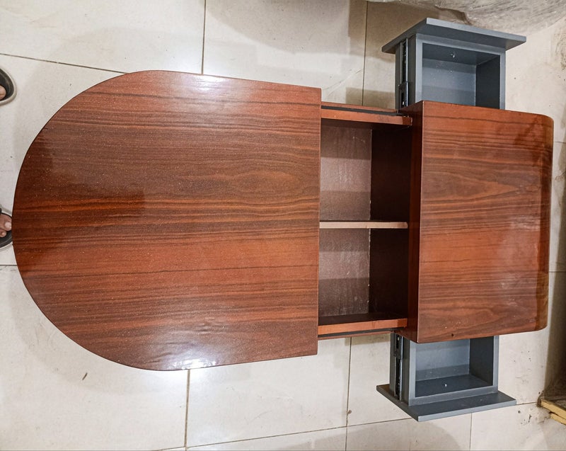 Chairo Modern Coffee Table with Unique Styling  .90 cm length, 55 cm width, and 45 cm height . shiny brown - Image 4