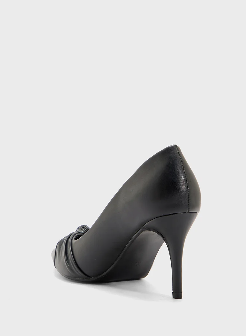 Spot-On Pointed Pump With Knot Detail