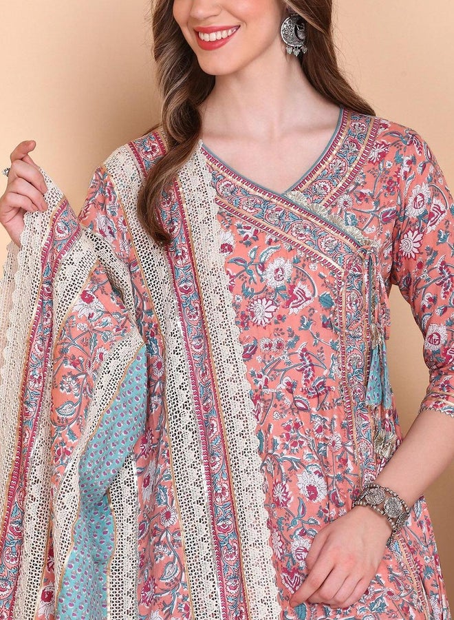 ISHIN طقم كورتا مطبوع بياقة على شكل V مع بنطلون ودوباتا - Image 3