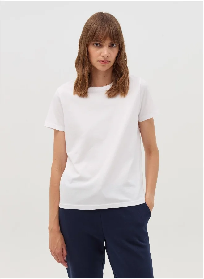او في اس Essential T-shirt in organic cotton