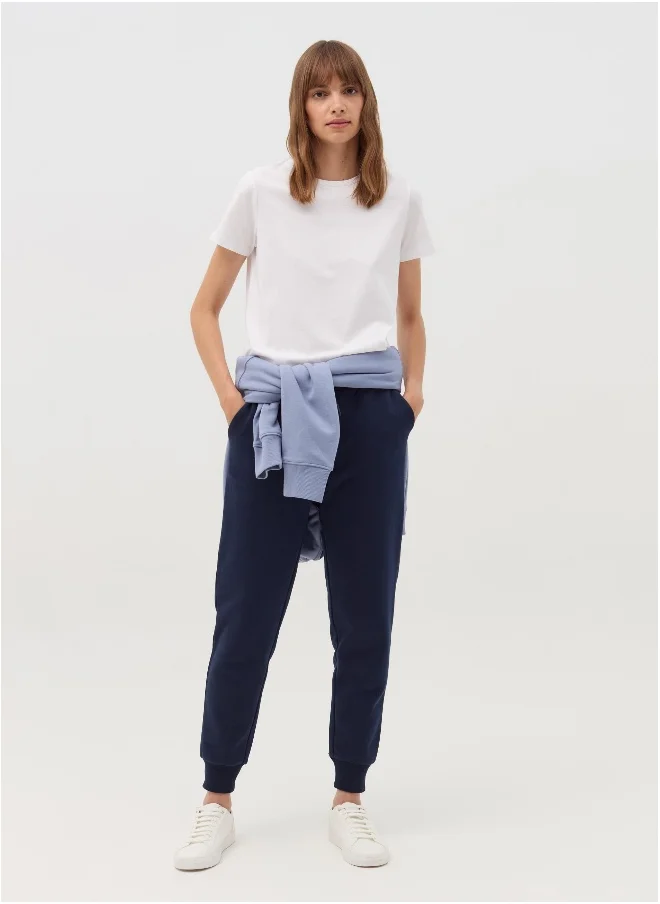 او في اس Essential T-shirt in organic cotton