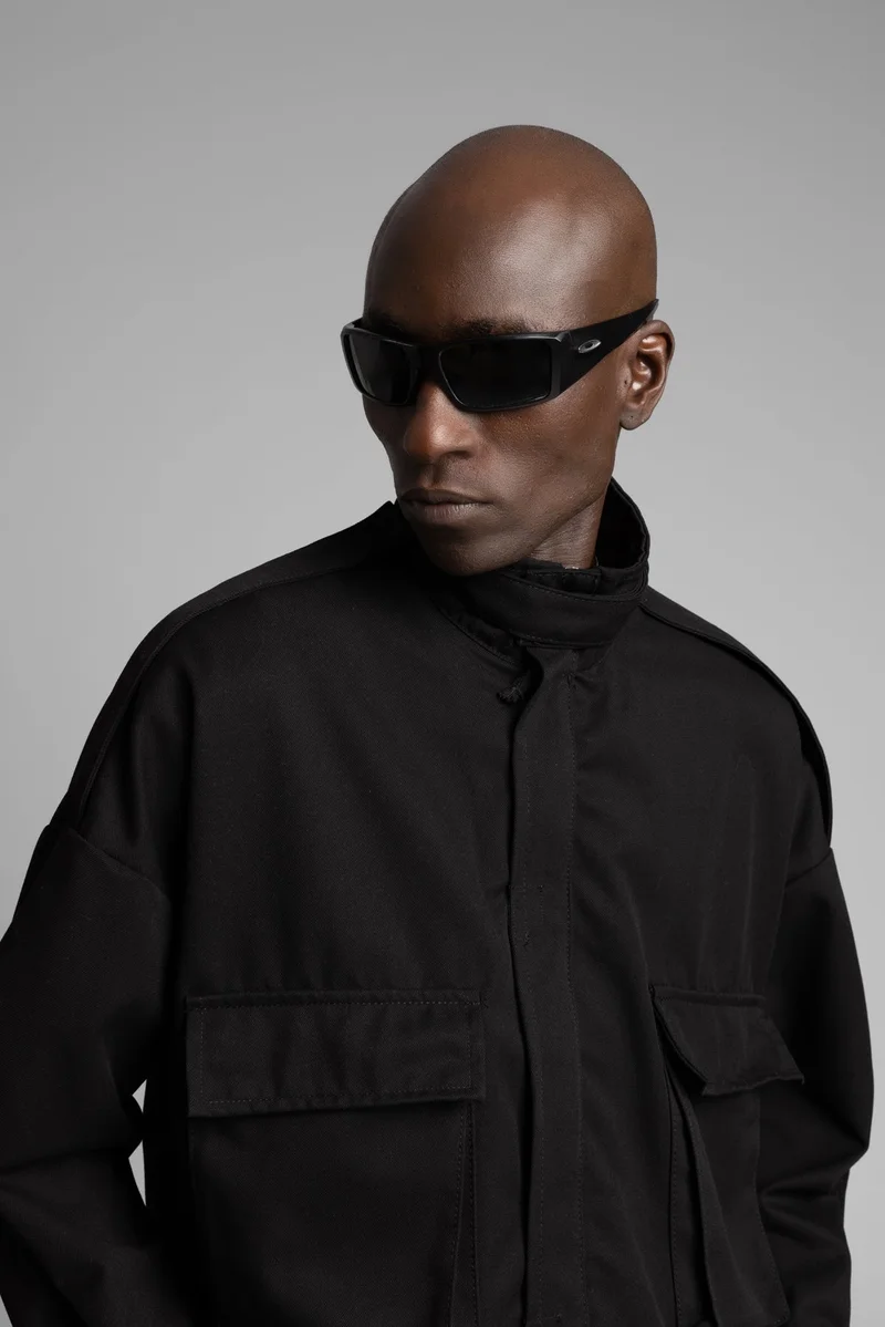 كاتش جاكيت جينز عملي بتفاصيل مخططة