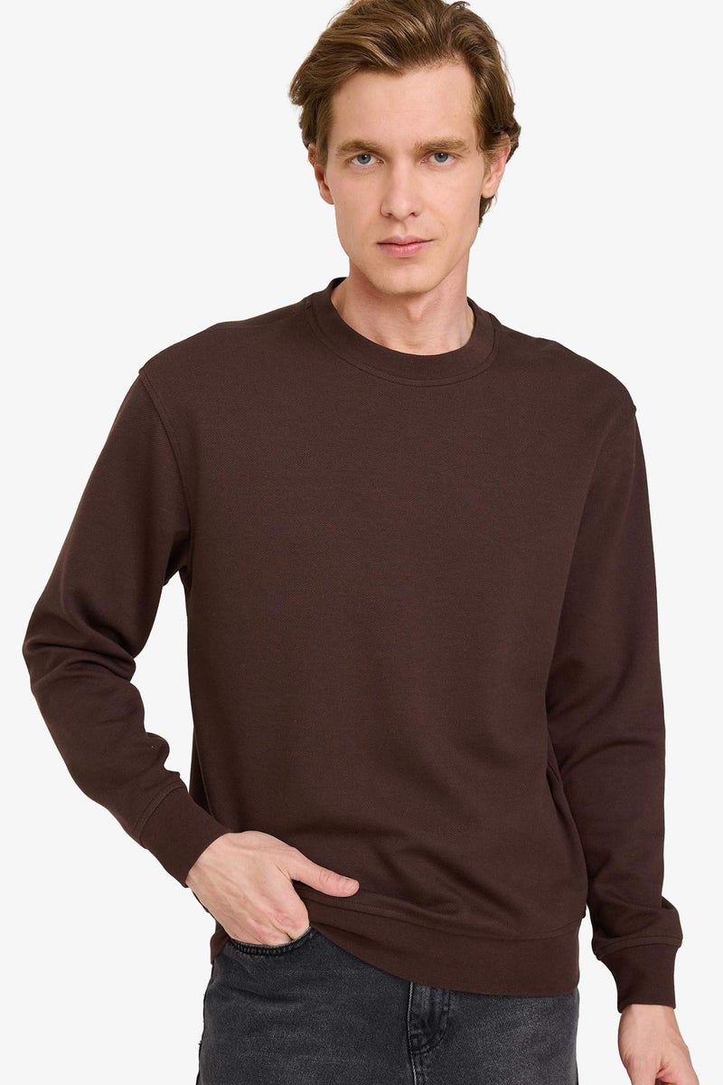 DeFacto Basic Crew Neck Sweatshirt - Image 1