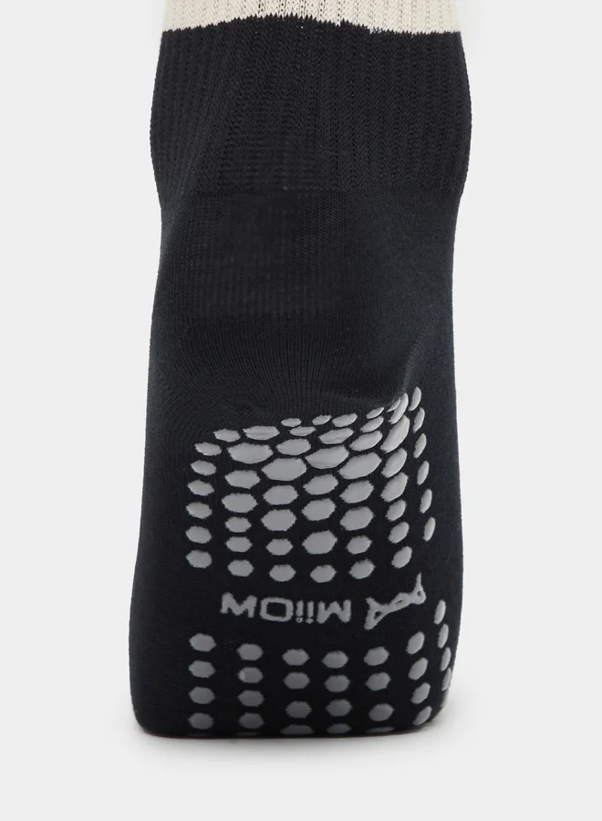 ستايلي Styli Contrast Striped Silicon Pad Base Yoga Socks