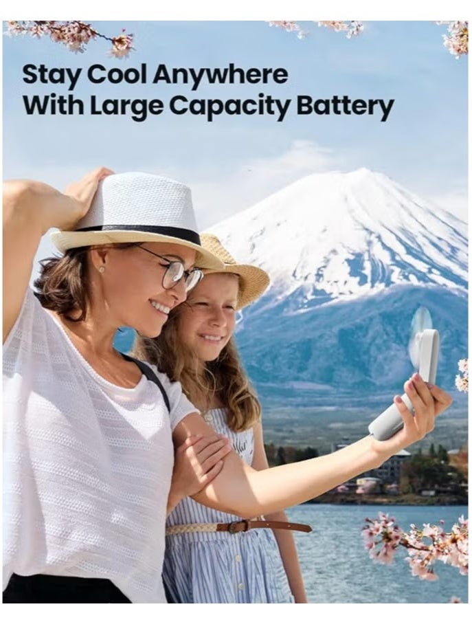 أنيوي قابلة للطي بالكامل لإخفاء الشفرات، مما يجعلها صغيرة ومدمجة بما يكفي لوضعها في أي جيب تقريبًا. تتحول إلى مروحة يدوية عند طيها بزاوية 180 درجة، ومروحة مكتبية عند طيها بزاوية 270 درجة. الشفرات مصنوعة من مواد ناعمة ولن تؤذي الأطفال. تتوقف عن الدوران فورًا عند اصطدام الشفرات بأي شيء. - Image 3