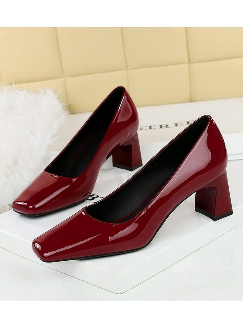 بيج تري المرأة سمينة منتصف الكعب مربع مغلق إصبع القدم براءة اختراع مضخات الجلد الأحمر 5CM - Image 1