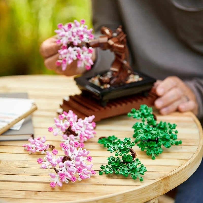 LEGO - Creator Expert Bonsai Tree 878 Pieces - 10281 - Image 4