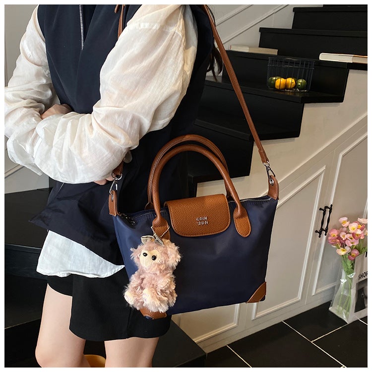 Korean Commuter Tote Bag, Simple Handbag, Fashionable And Versatile Crossbody Bag, Cute Pendant, Large Capacity Shoulder Bag For Women - Image 3