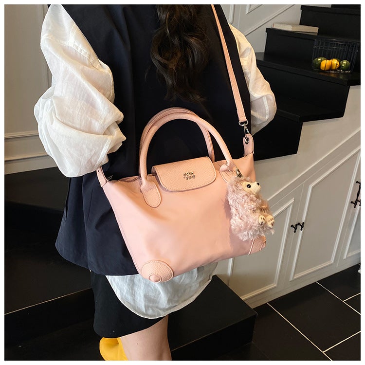 Korean Commuter Tote Bag, Simple Handbag, Fashionable And Versatile Crossbody Bag, Cute Pendant, Large Capacity Shoulder Bag For Women - Image 4