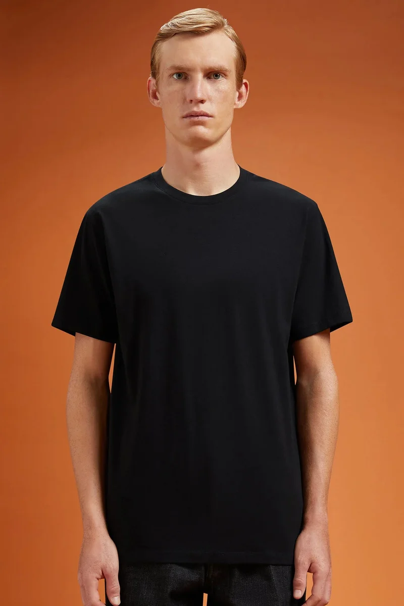 Men's 100% cotton crew neck T-shirt with short sleeves in a regular fit - Black