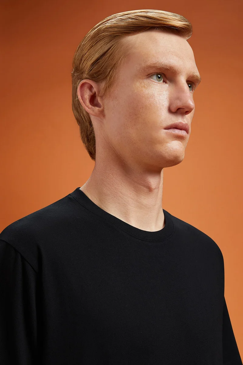 Doppelganger Black Men's 100% cotton crew neck T-shirt with short sleeves in a regular fit - Black for Men | Best Price UAE