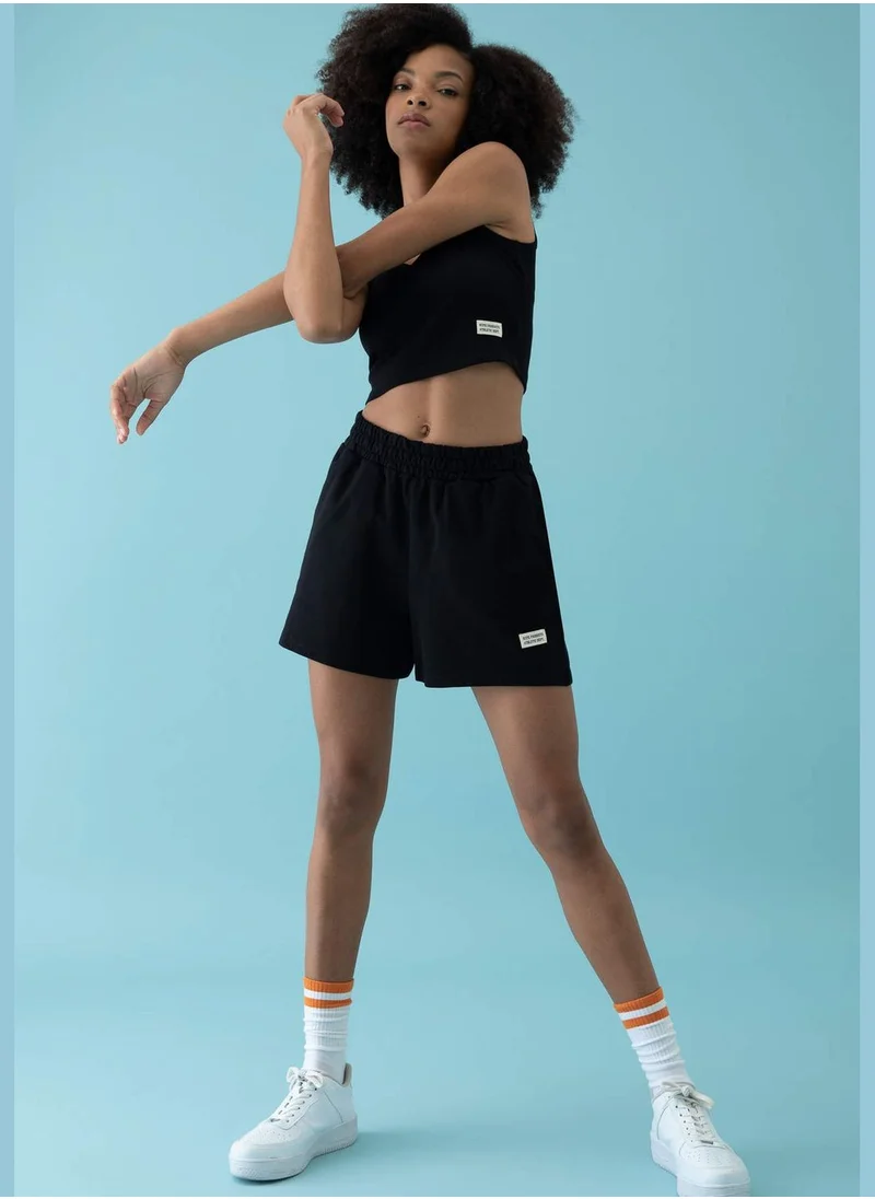 ديفاكتو Text Printed Basic Shorts
