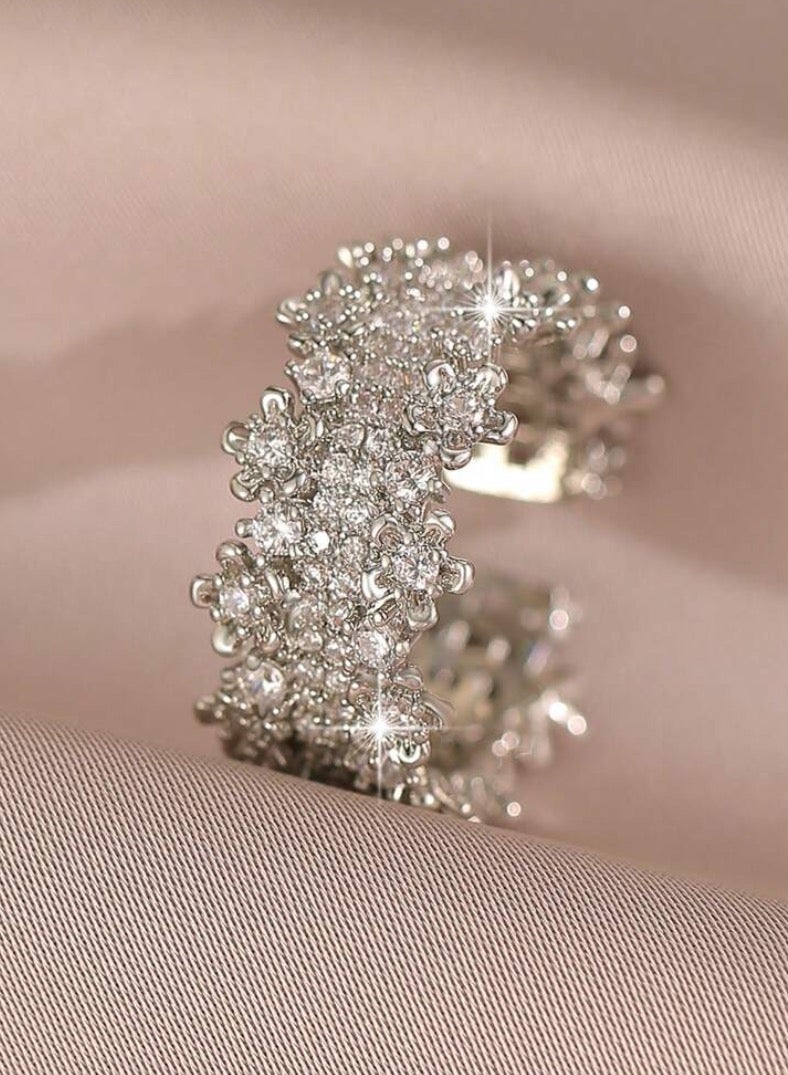 Equal Elegant And Modern Zirconia Ring For Women One Size - Image 3