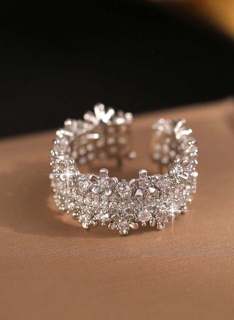 Equal Elegant And Modern Zirconia Ring For Women One Size - Image 4