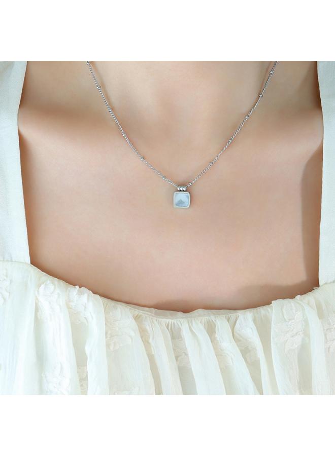 European And American Simple Fashion Trend White Sea Shell Black Acrylic Pendant Beaded Titanium Steel Necklace Jewelry